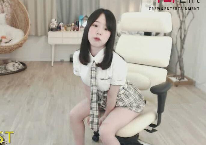 韩国美女情趣学生制服大秀